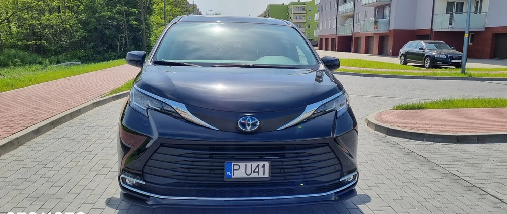 Toyota Sienna cena 214000 przebieg: 45000, rok produkcji 2021 z Turek małe 254